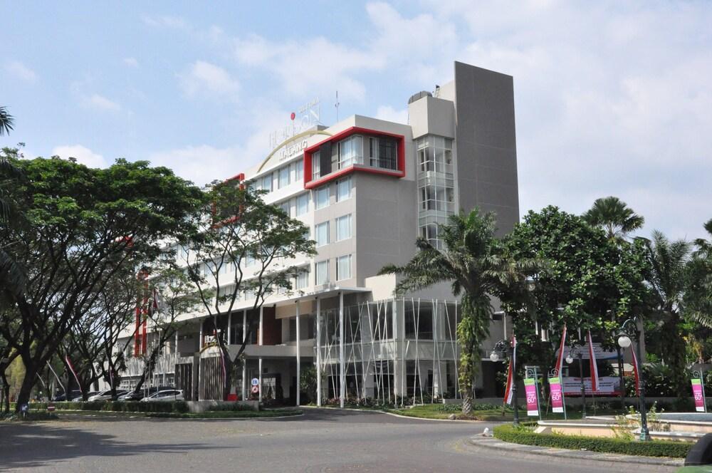 Grand Cakra Hotel Malang Dış mekan fotoğraf