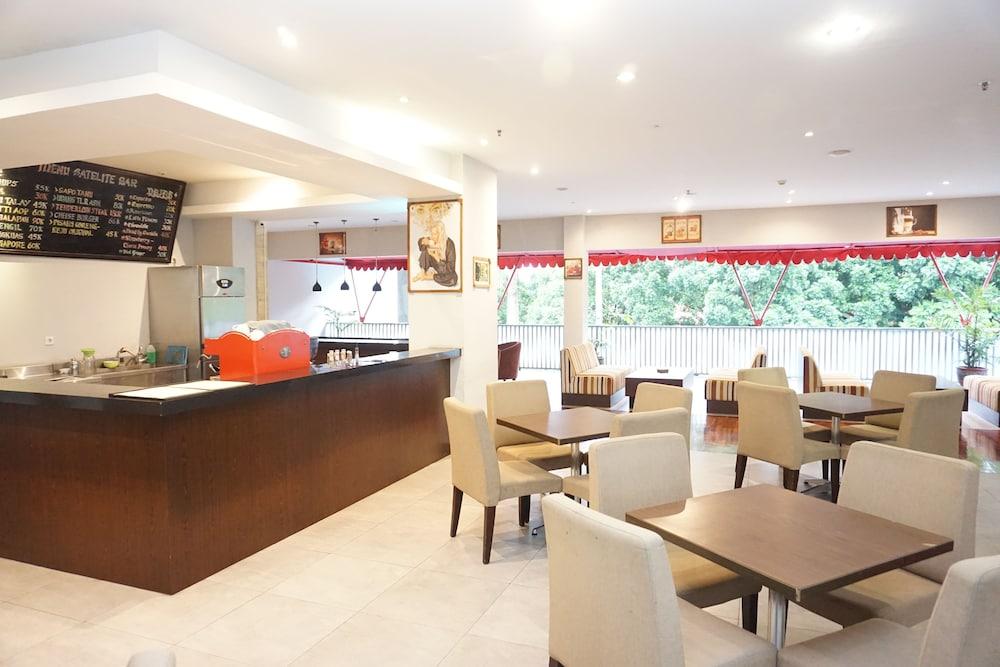 Grand Cakra Hotel Malang Dış mekan fotoğraf