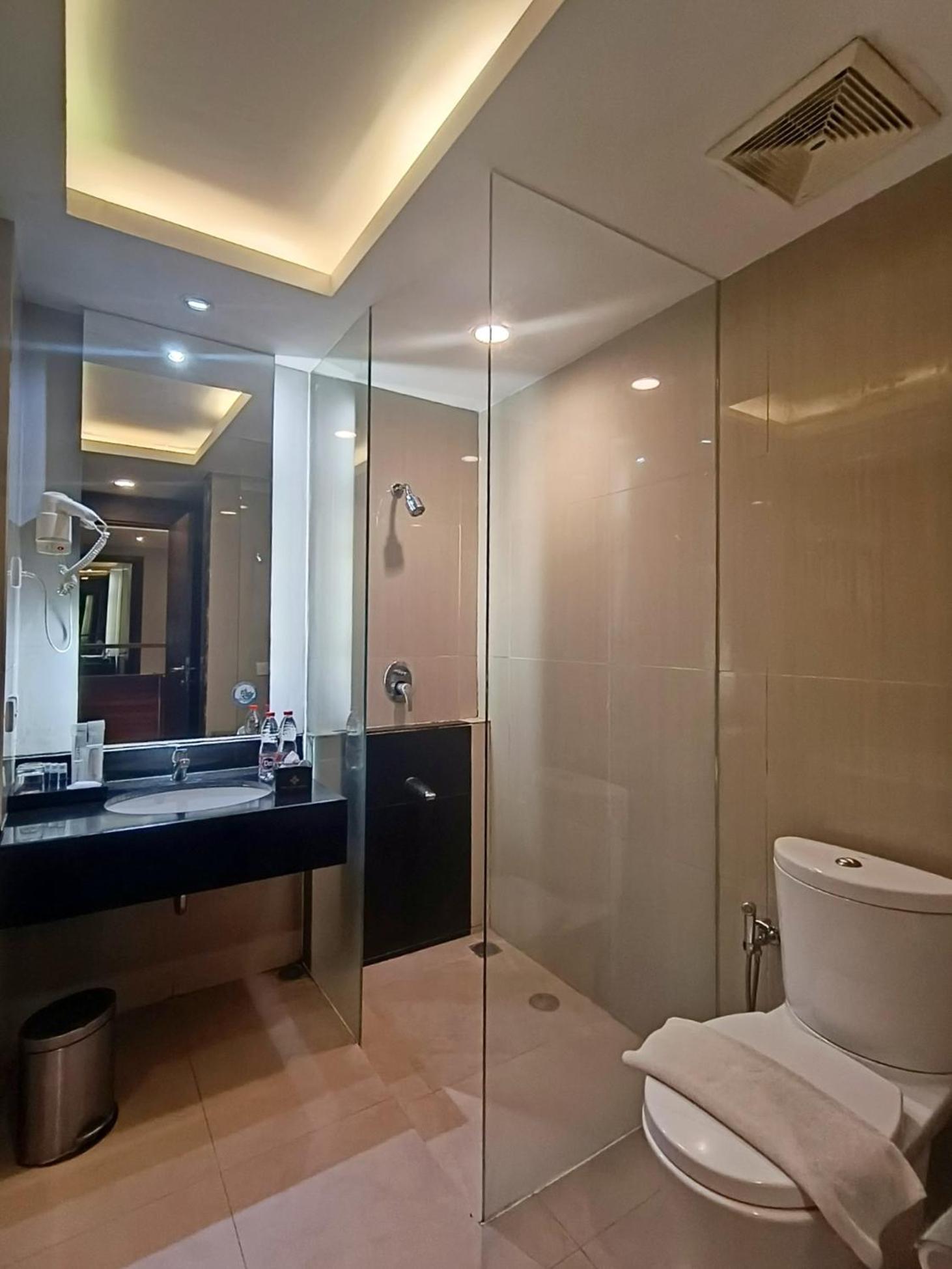 Grand Cakra Hotel Malang Dış mekan fotoğraf