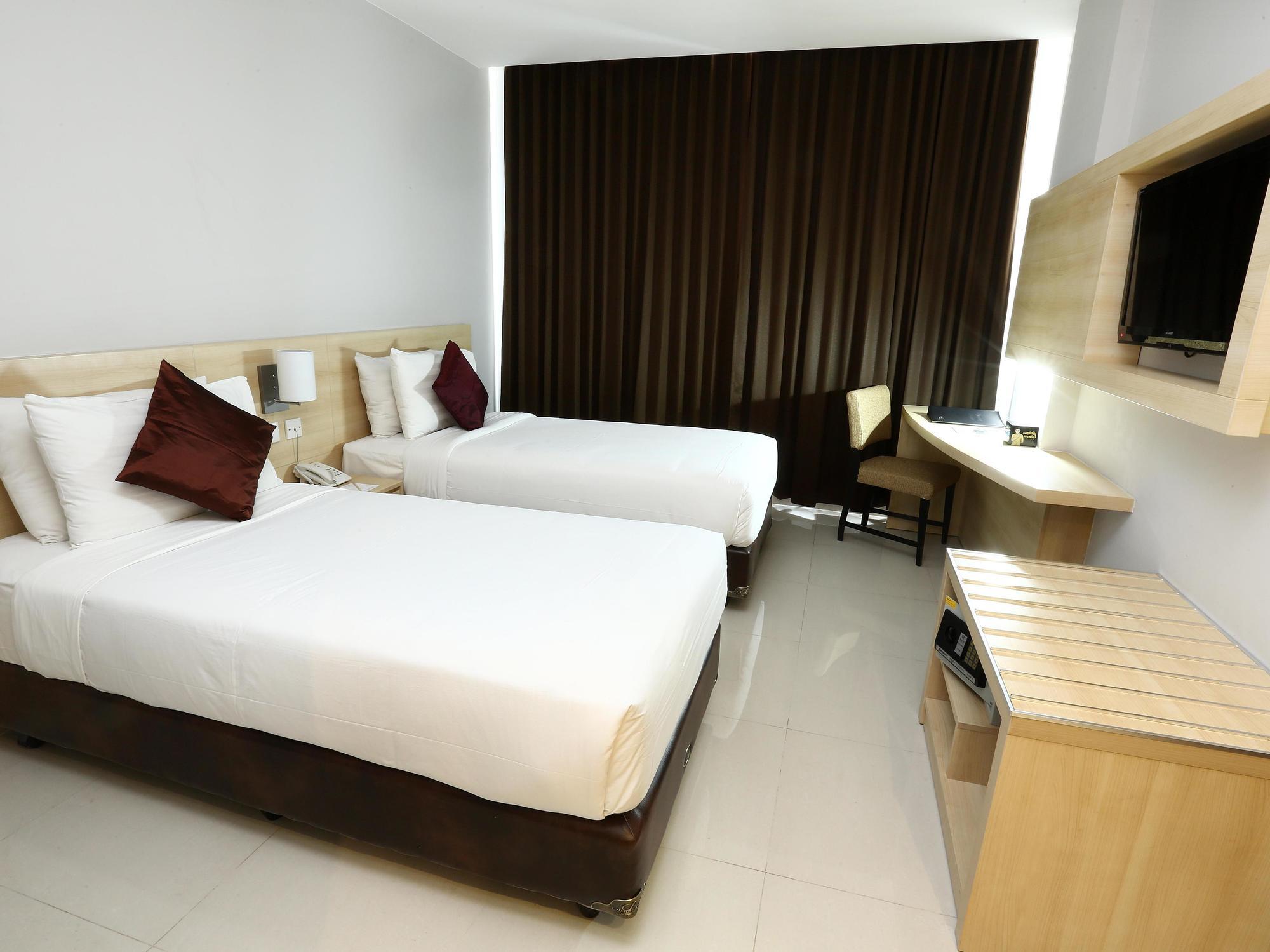 Grand Cakra Hotel Malang Dış mekan fotoğraf